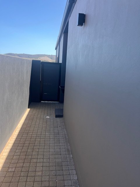3 Bedroom Property for Sale in Outeniquasbosch Western Cape